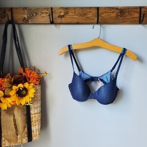 Victoria's Secret Uplift Semi-Demi Bra 36B NWOT